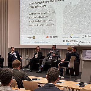 Diskussionsrunde @ 5. SZ Großmakler-Dinner | Diskussionsrunde Kristallkugel-Billard. Wie es Maklern und Versicherern 2030 gehen wird. Moderation: Herbert Fromme Andrea Brock / MSIG Europe Kai Kuklinski /AXA XL Ralph Rockel / MRH Trowe Nepomuk Loesti / Gallagher