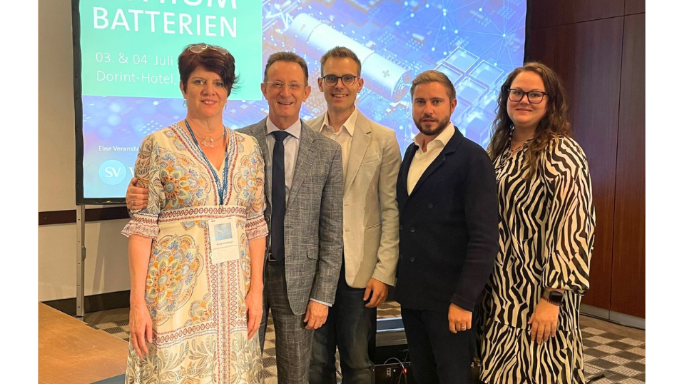 2. Fachkonferenz "Transport und Lagerung von Lithiumbatterien" - Das Team der Konferenz vor Ort