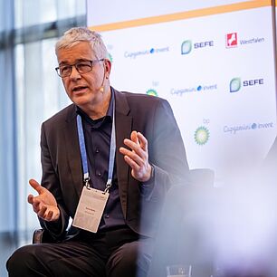 Podiumsdiskussion während der E-world SZ-Führungstreffen Energie 2026