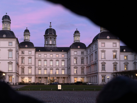 Abendansicht SZ-Versicherungstag am 4. und 5. Februar 2026 auf Schloss Bensberg in Bergisch Gladbach
