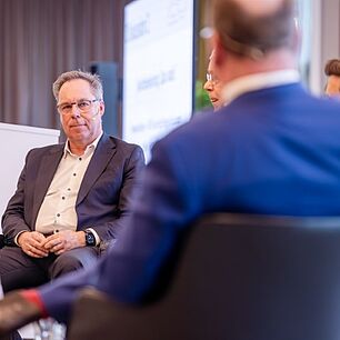 Podiumsdiskussion während der E-world SZ-Führungstreffen Energie 2026