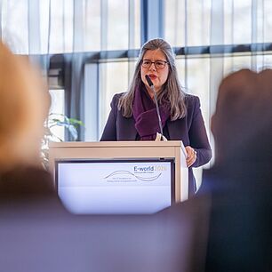 Sprecherin Dr. Nina Scheer während der E-World 2026